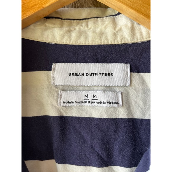 Urban Outfitters Mens Navy Blue White Striped Short Sleeve Button Down Shirt - Picture 2 of 7